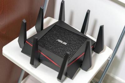 八根天线的电竞路由器，华硕RT-AC5300“八爪鱼”图赏